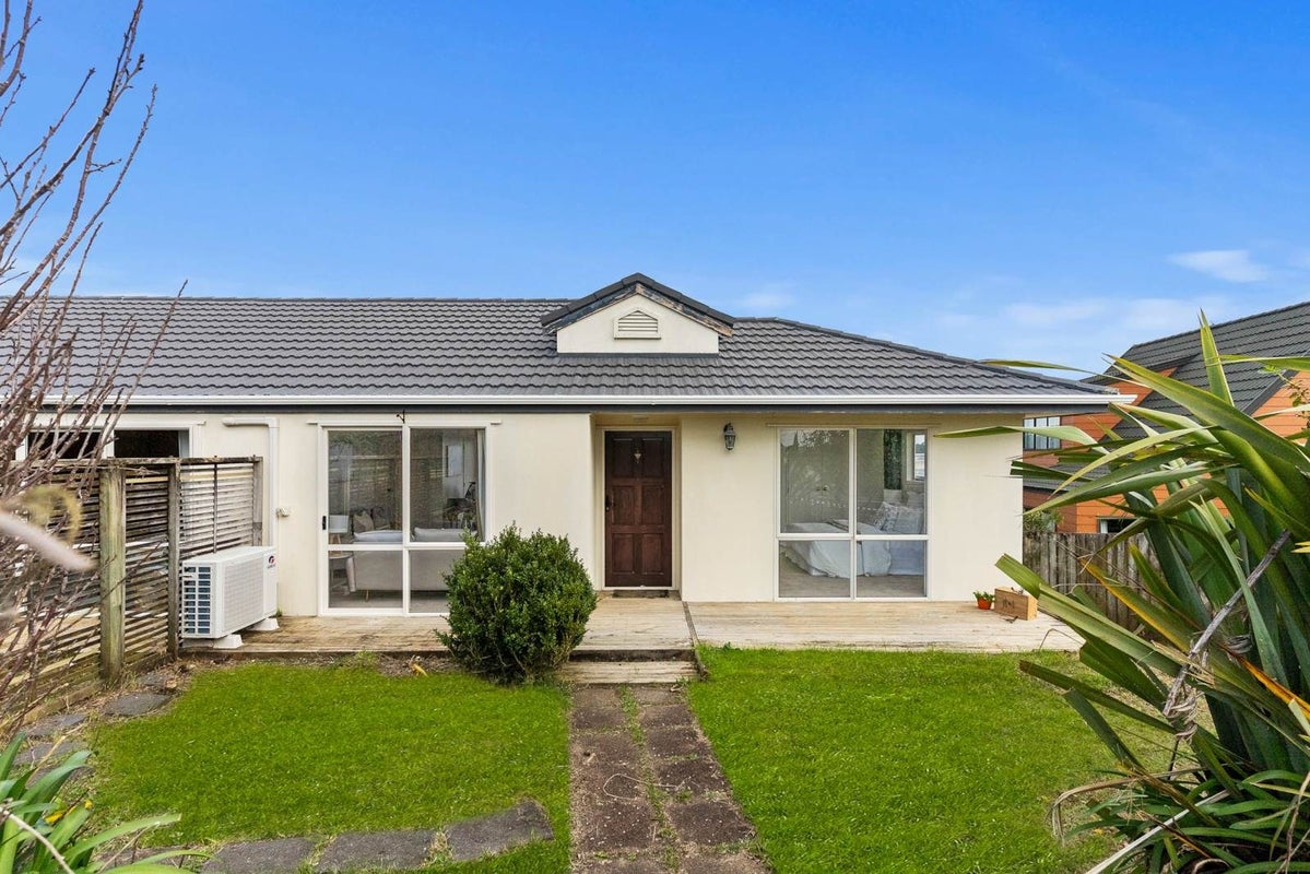 1 Graham Collins Drive, Windsor Park, Auckland - Carousel 2