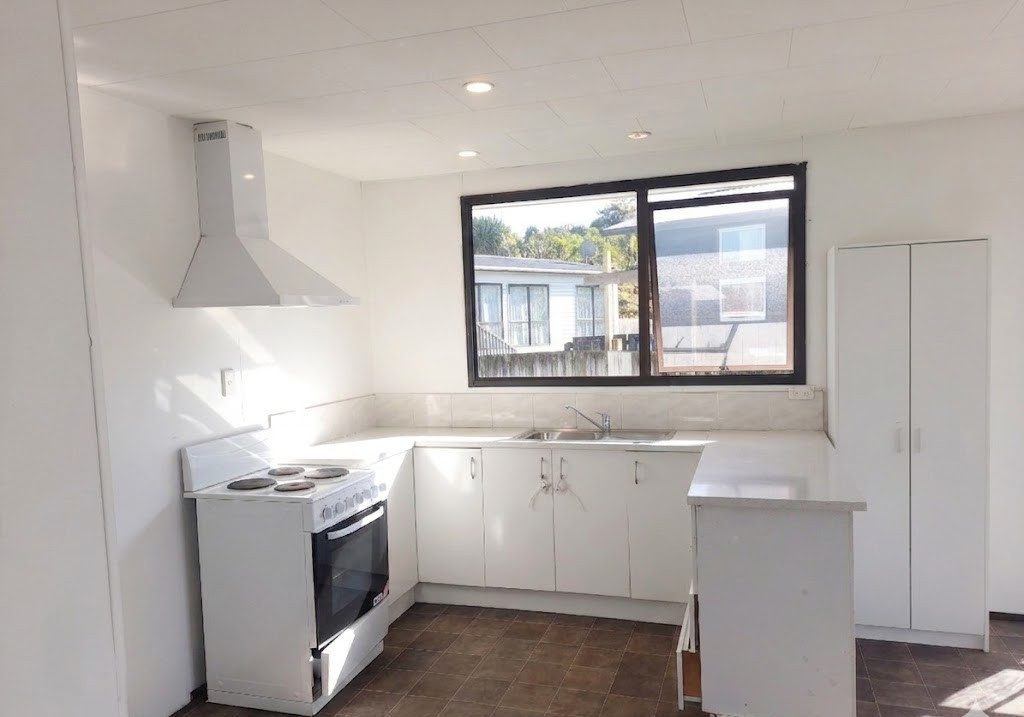 11 Shifnal Drive, Randwick Park, Auckland - Carousel 2