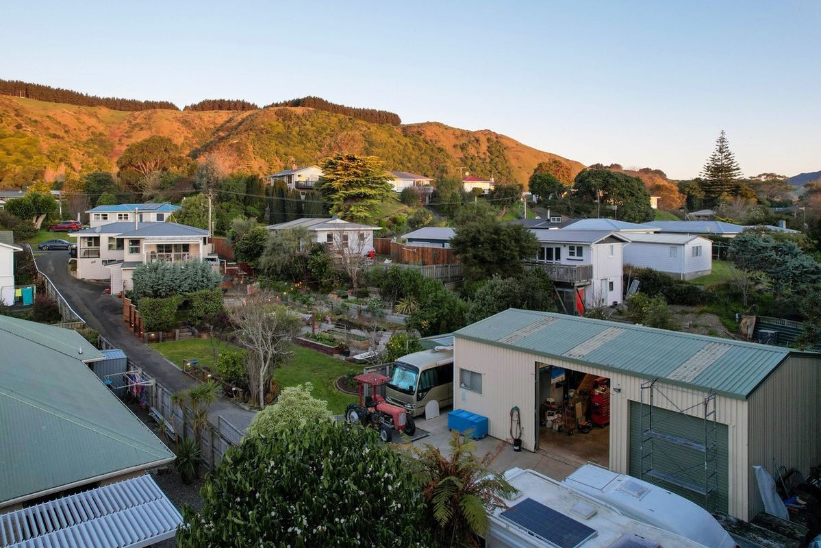 2 Sydney Crescent, Raumati South, Paraparaumu - Carousel 2