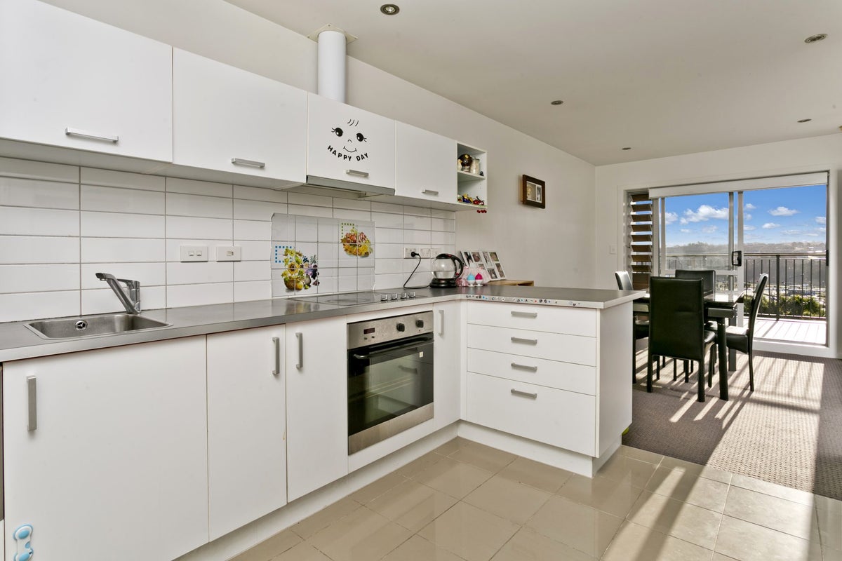 17C/60 Masons Road, Oteha, Auckland - Carousel 1