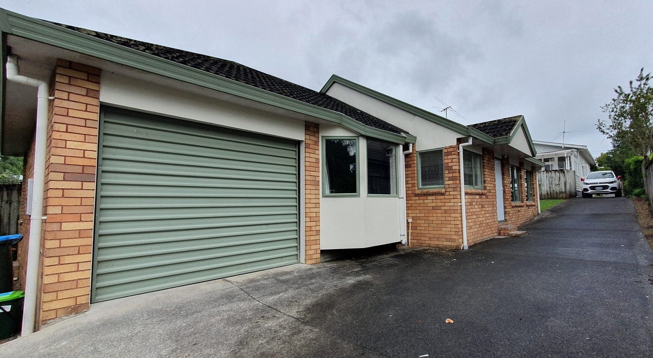 84A Taylors Road, Mount Albert, Auckland - Carousel 2