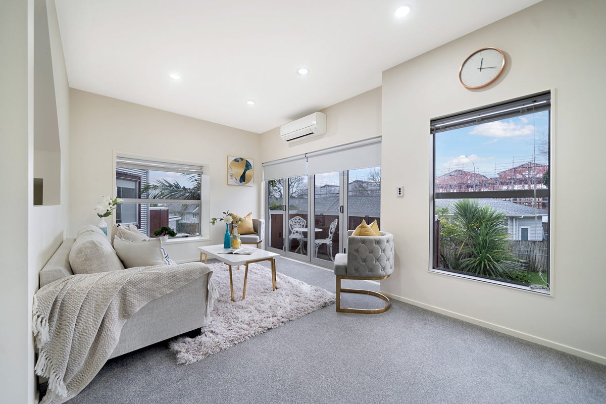 76N Edmonton Road, Henderson, Auckland - Carousel 1