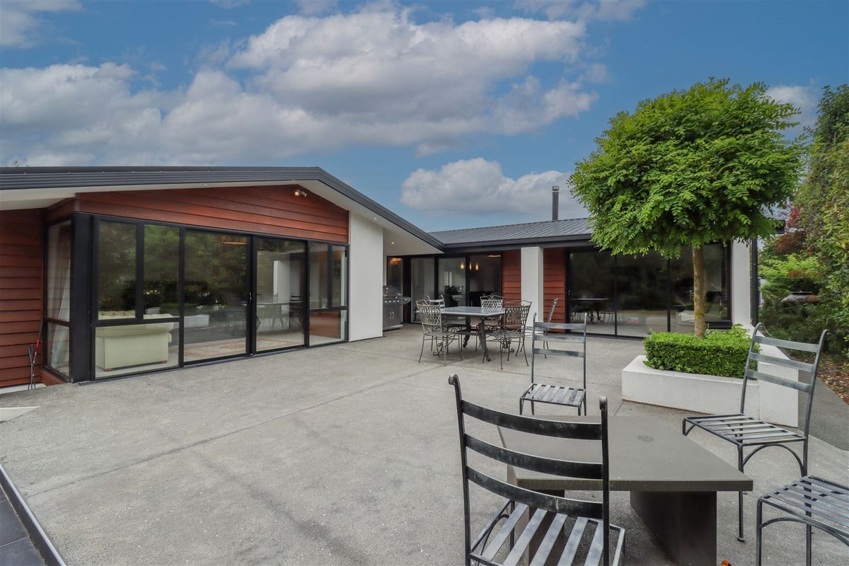 94 Mountain View Road, Glenwood, Timaru - Carousel 1