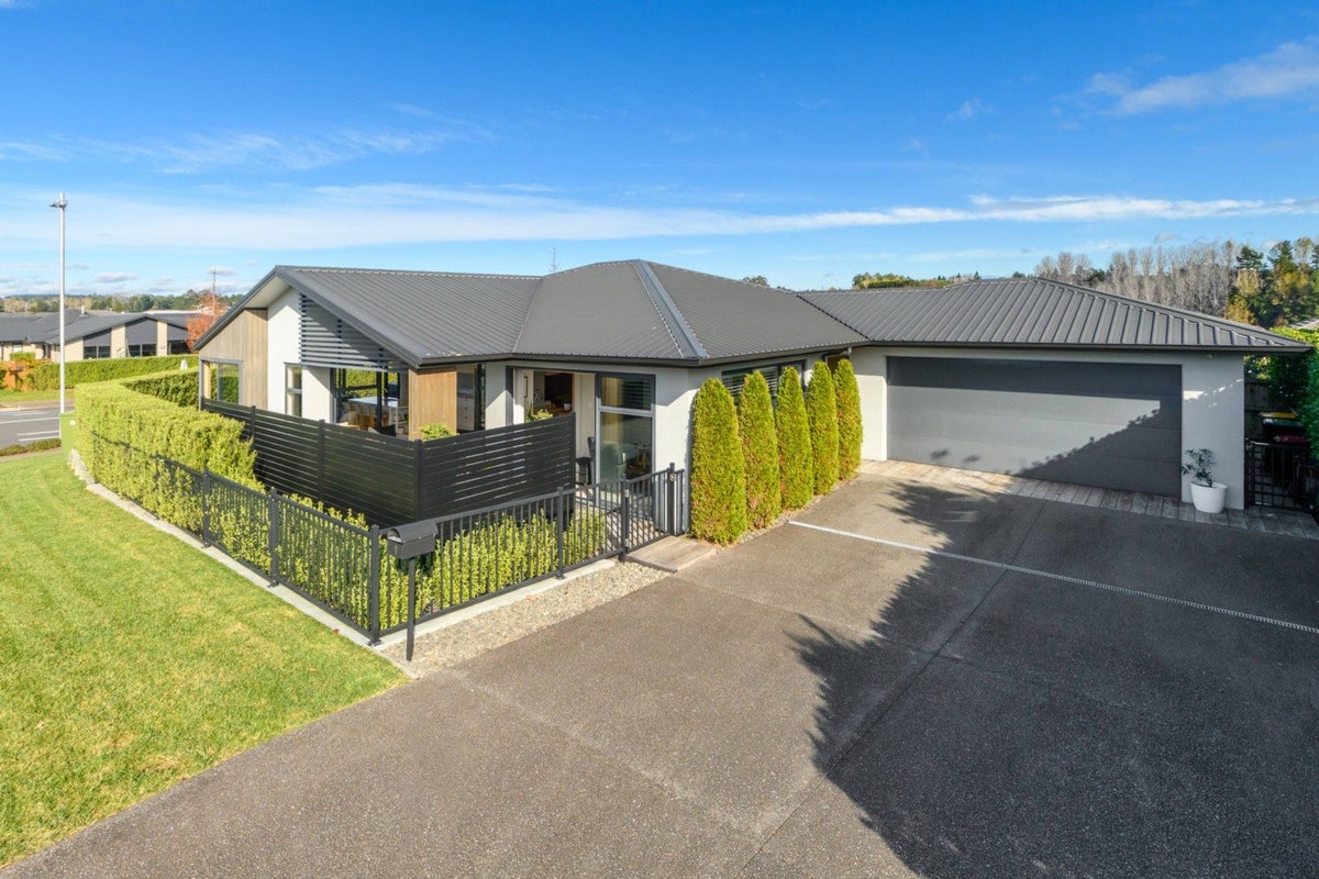 1 Tuaia Street, Pyes Pa, Tauranga - Carousel 2