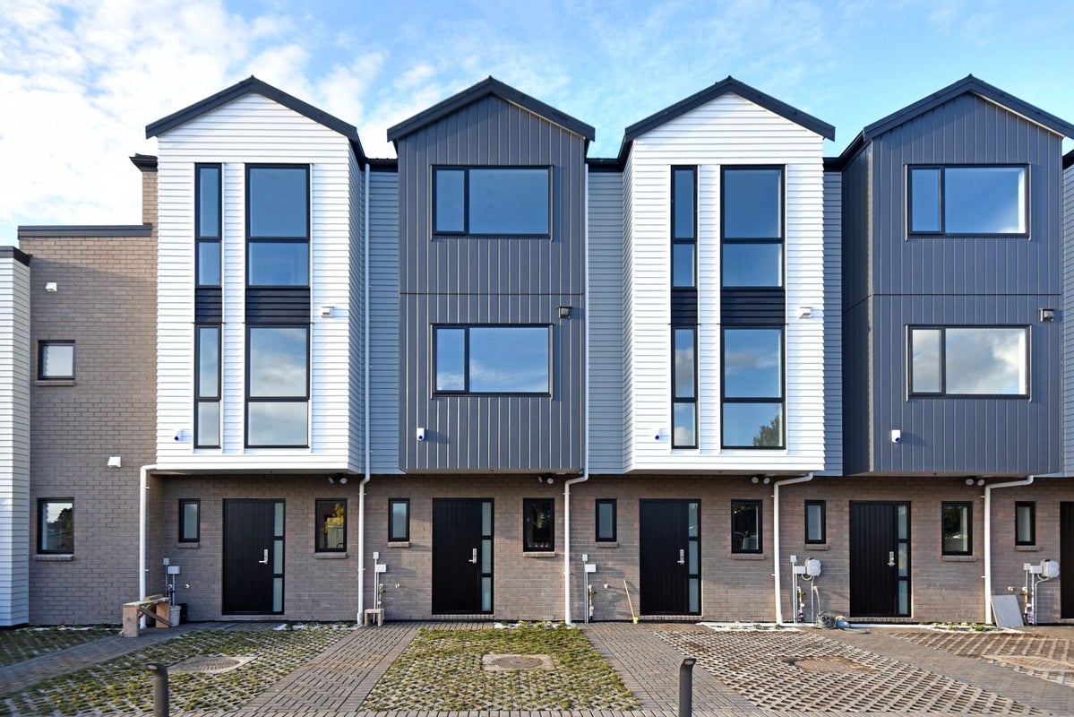 11 Waru Lane, Te Atatu Peninsula, Auckland - Carousel 1