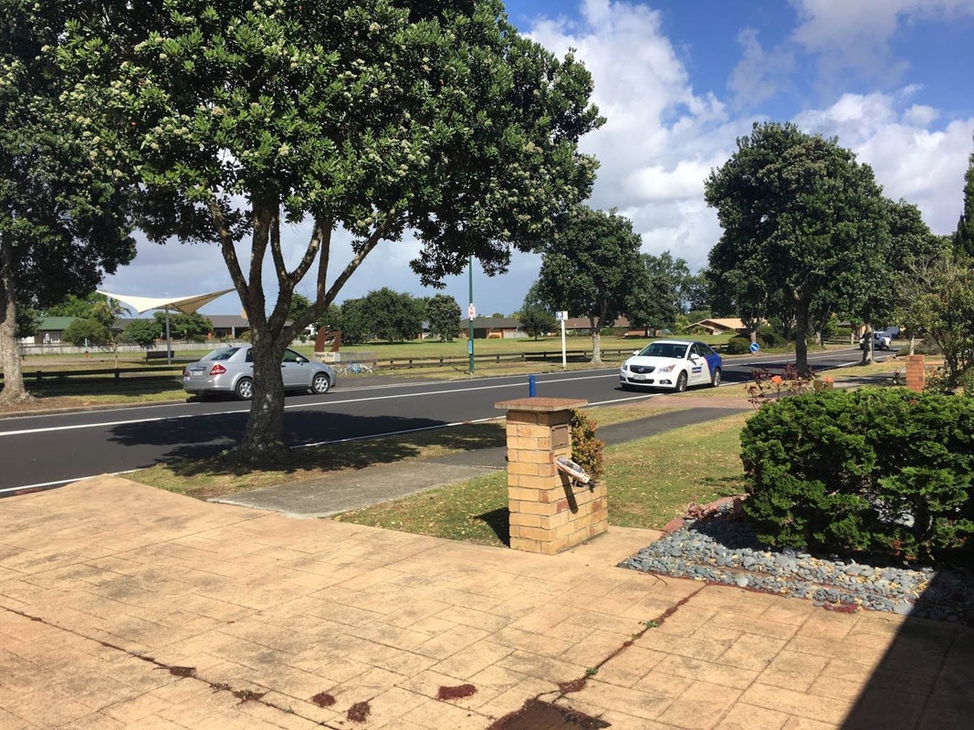 17 Huntington Drive, Huntington Park, Auckland - Carousel 2