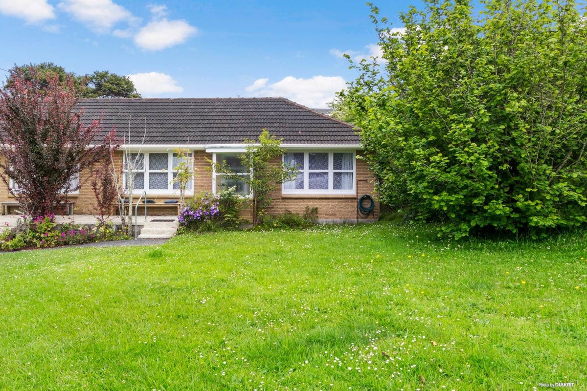2/18 Sheehan Road, Te Atatu South, Auckland - Carousel 2