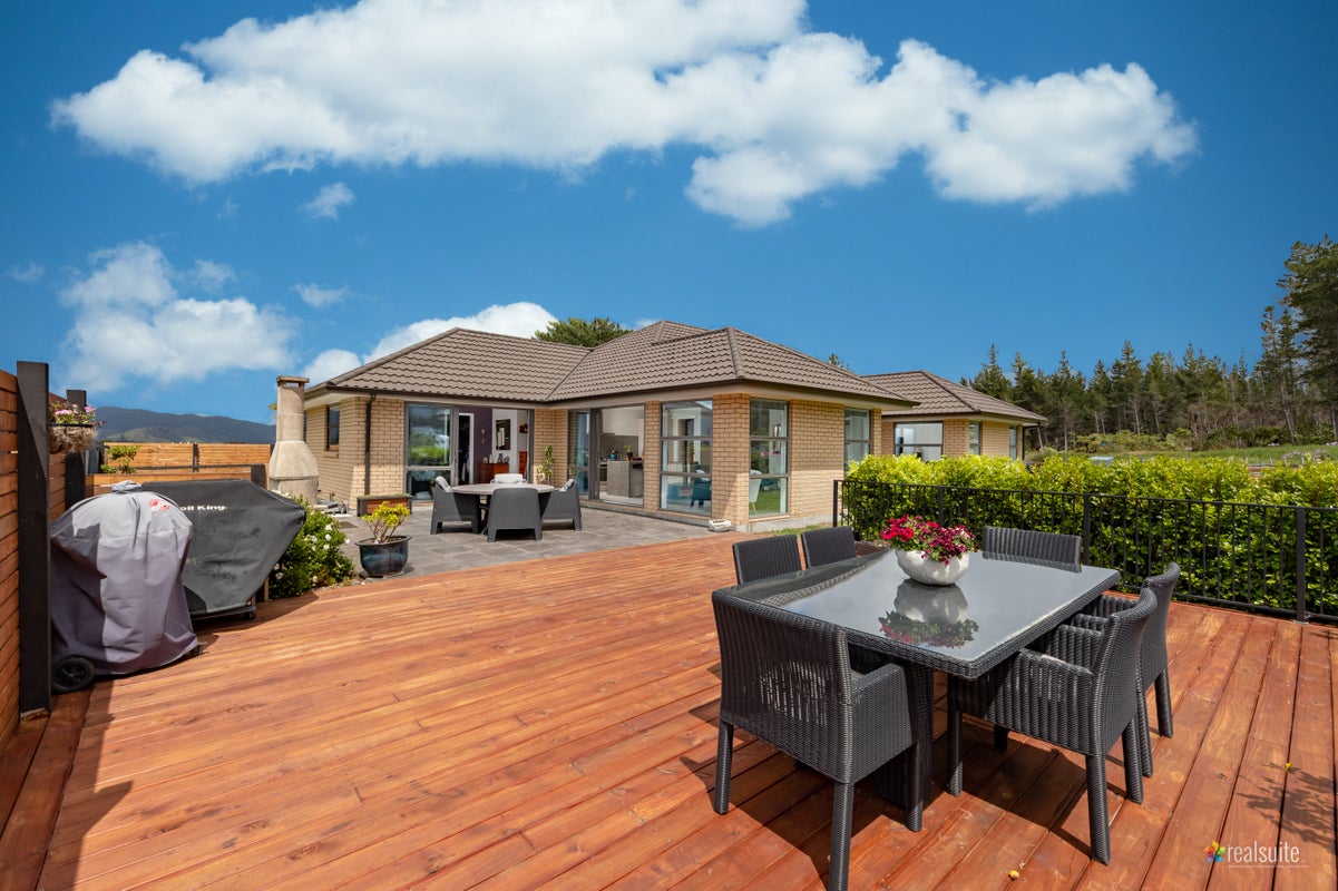 33 Kenneth Gillies Way, Birchville, Upper Hutt - Carousel 1