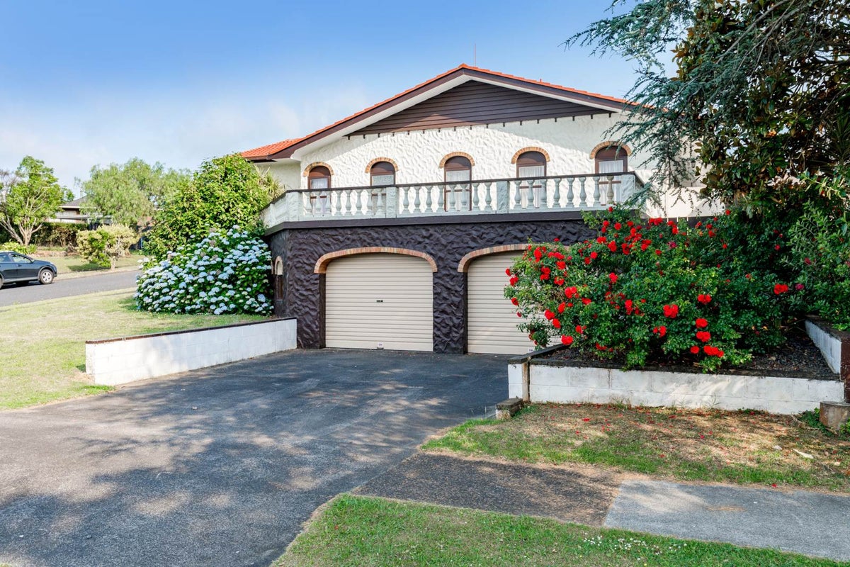 1 Winslow Heights, Pahurehure, Papakura - Carousel 1