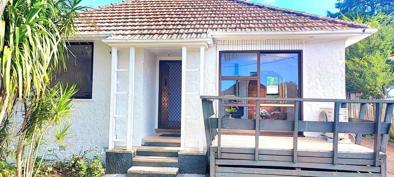 8 Caen Road, Panmure, Auckland - Carousel 1