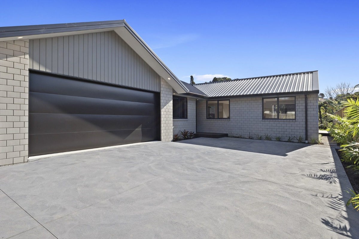 21B Sycamore Grove, Lower Vogeltown, New Plymouth - Carousel 15