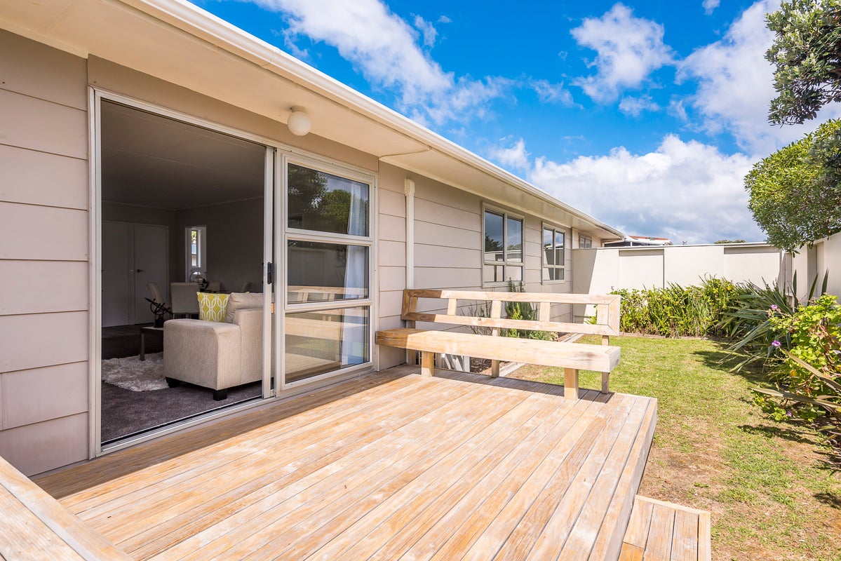 67B Ngapaki Street, Waikanae Beach, Waikanae - Carousel 1