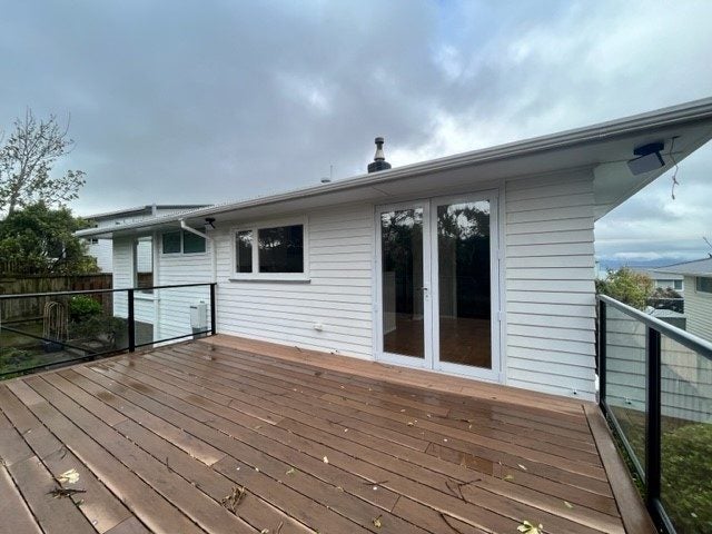 21 Maple Grove, Maungaraki, Lower Hutt - Carousel 2