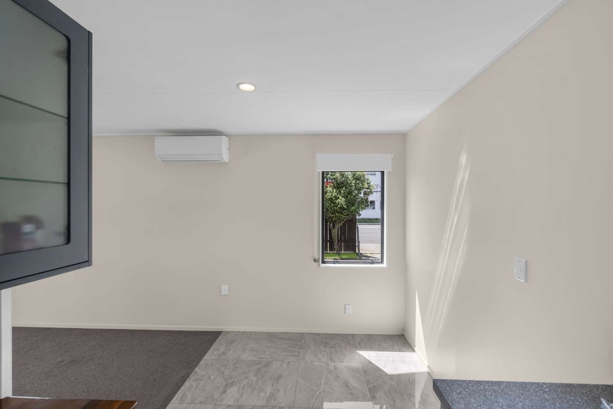 1112 Francis Hicks Avenue, Camberley, Hastings - Carousel 17