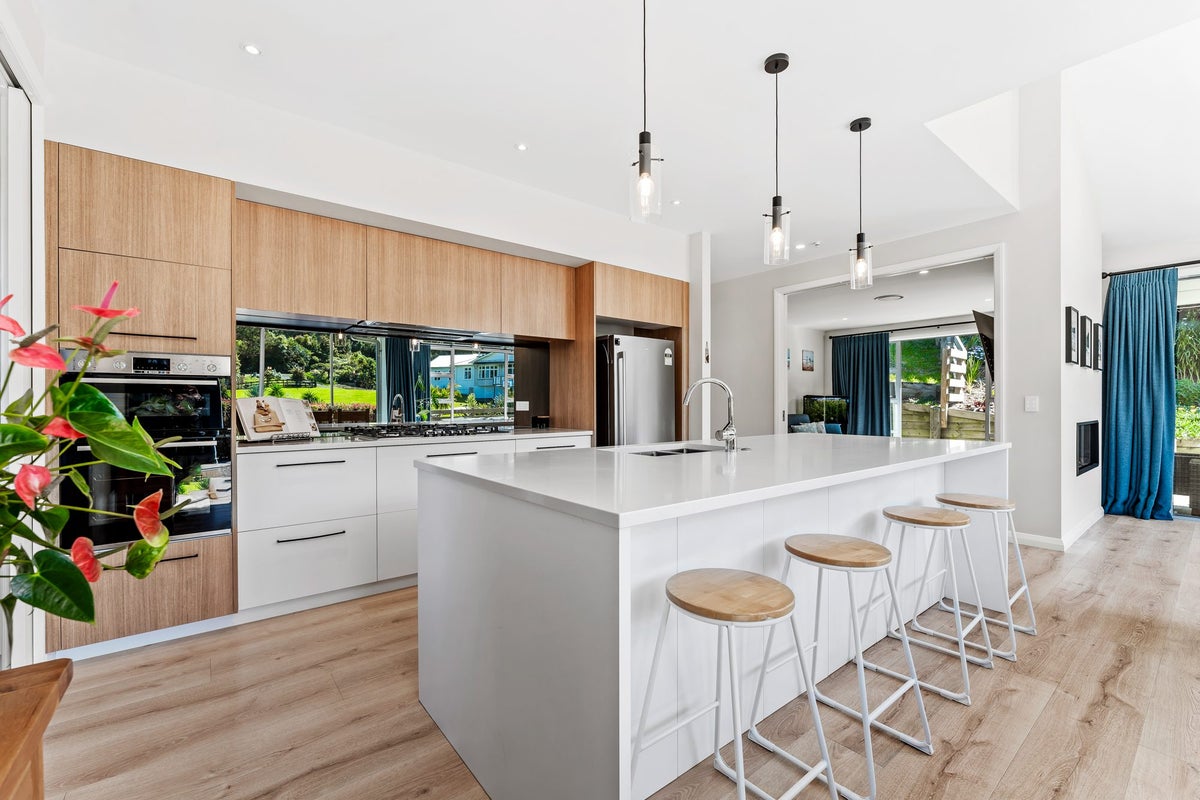 5B Hobbs Road, Matakatia, Whangaparaoa - Carousel 2