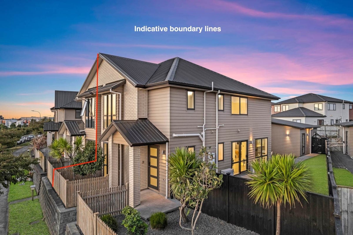 3 Haddington Drive, Flat Bush, Auckland - Carousel 1