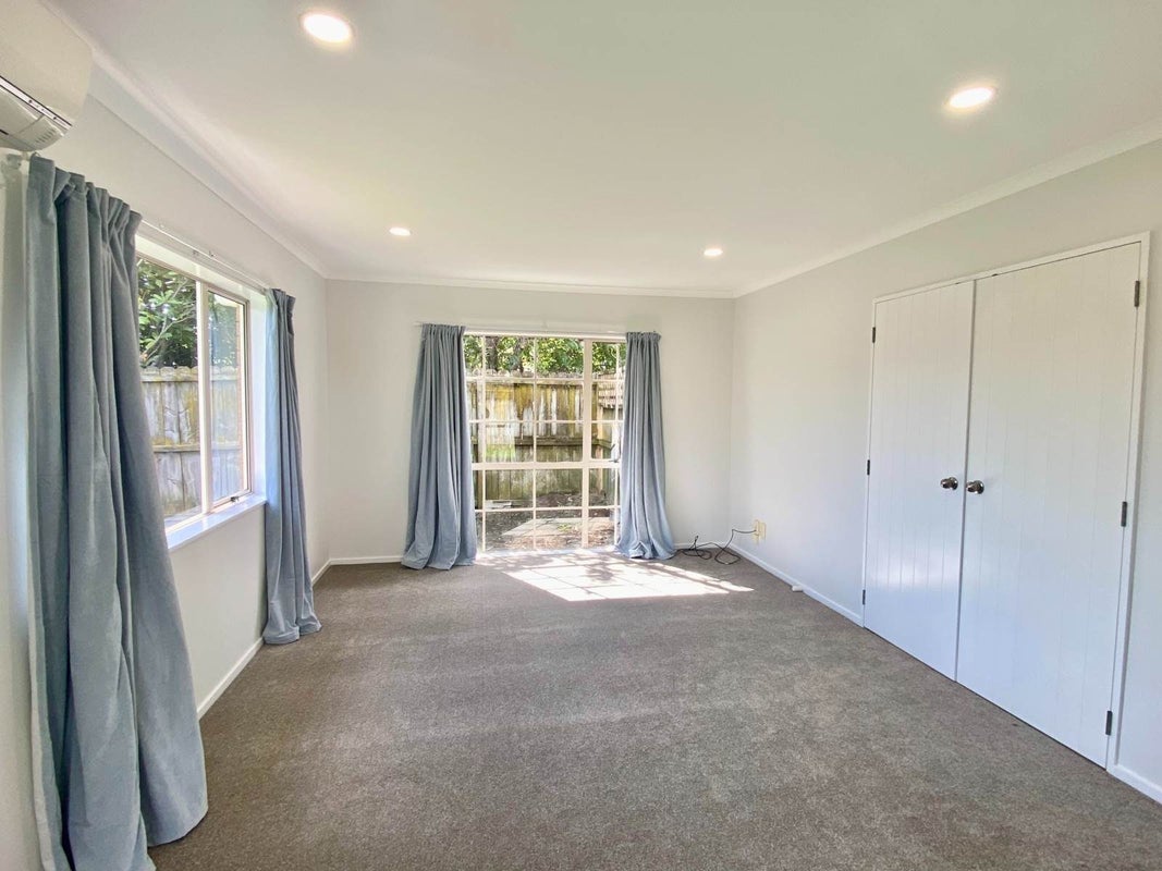 2/22 Newry Close, East Tamaki Heights, Auckland - Carousel 2