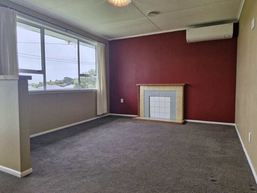 27 Simons Street, Moturoa, New Plymouth - Carousel 2