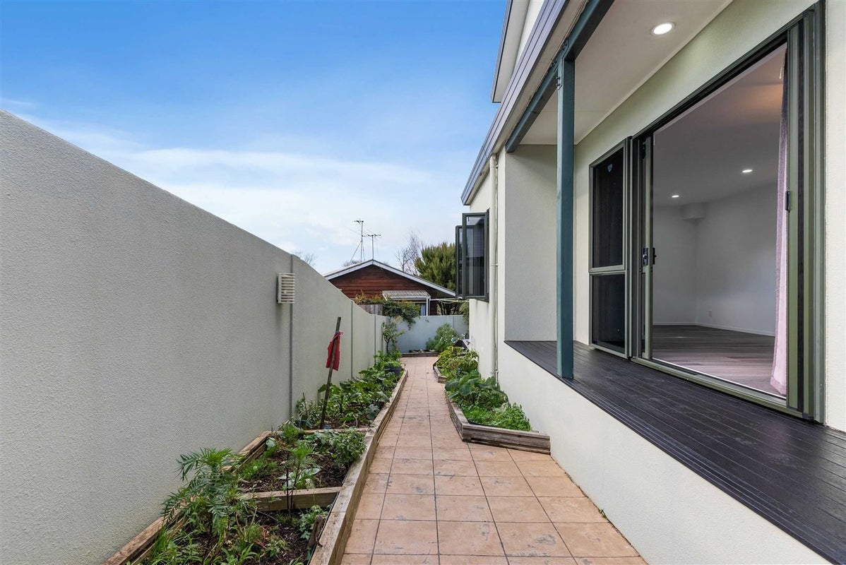 1/11 Bronzewing Terrace, Unsworth Heights, Auckland - Carousel 17