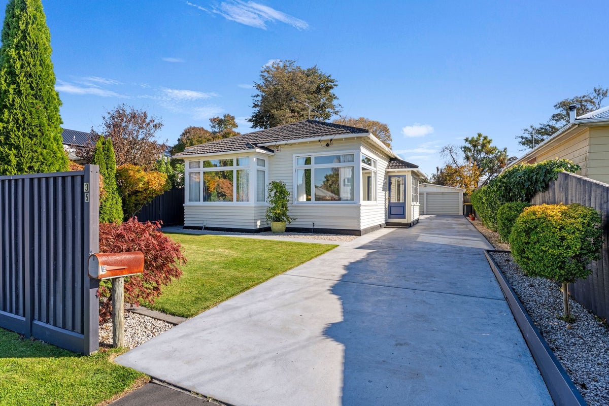 35 Cleveland Street, Edgeware, Christchurch - Carousel 1