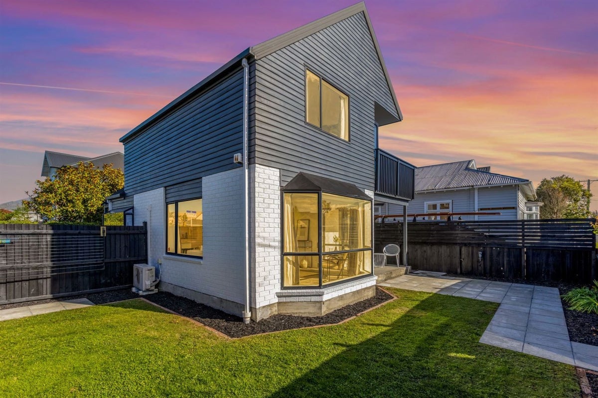 8 Canon Street, St Albans, Christchurch - Carousel 1