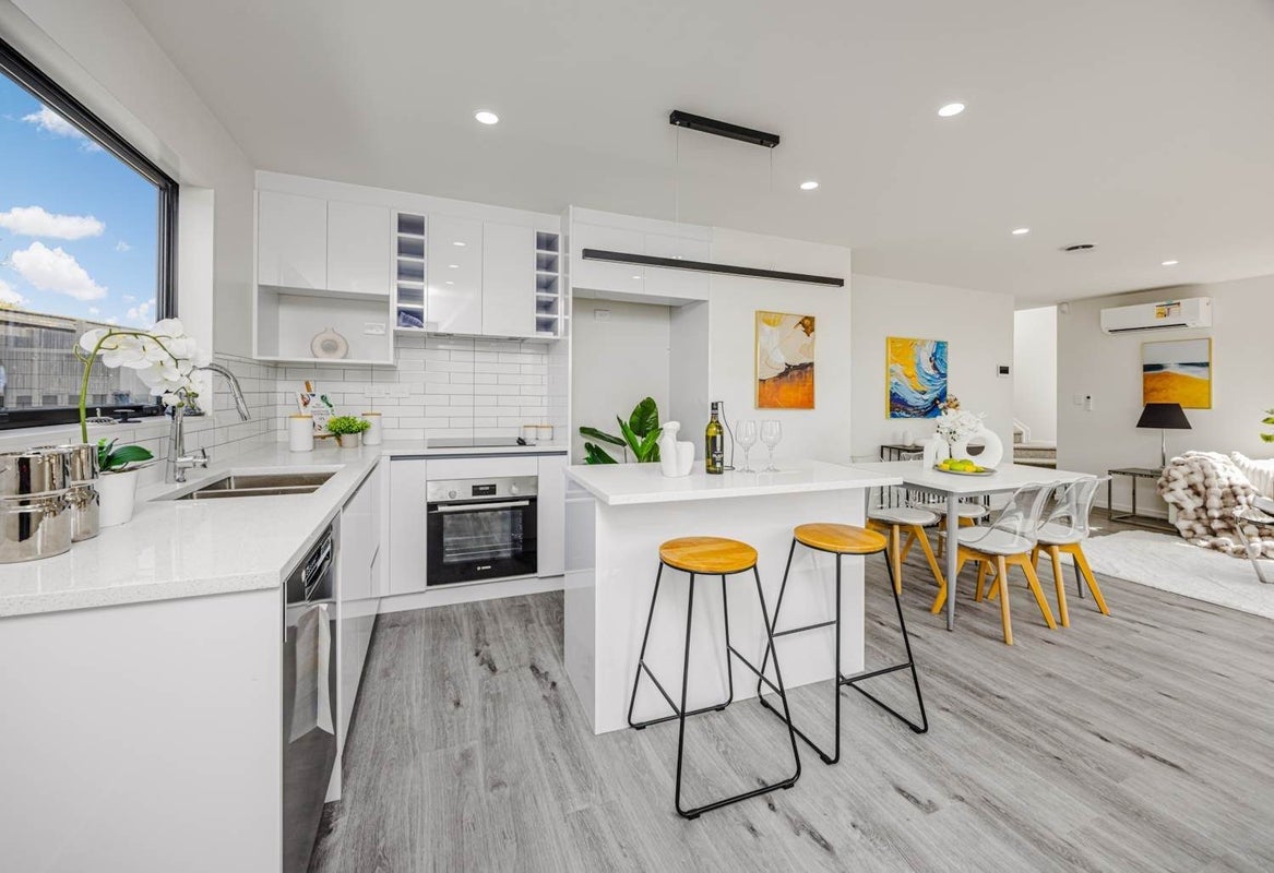 10A Tinkler Place, Favona, Auckland - Carousel 2