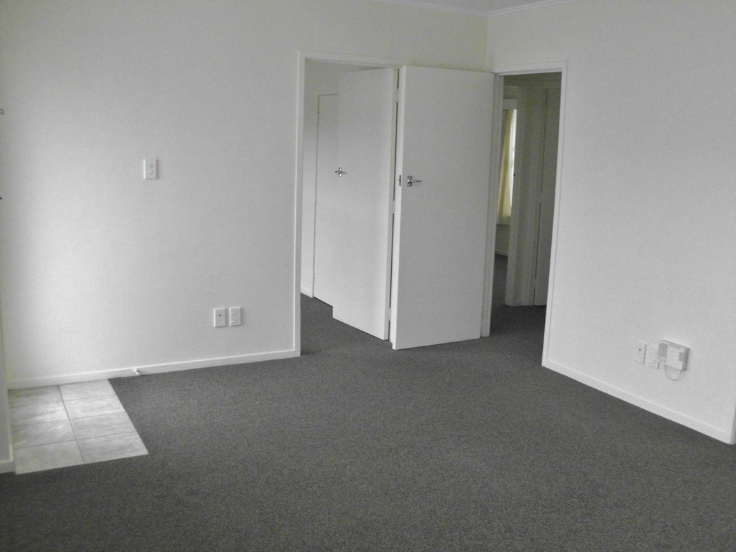 2/16 Karaka Street, Takapuna, Auckland - Carousel 15