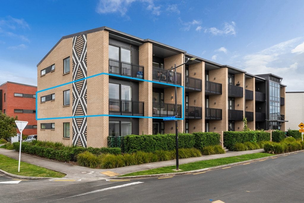 G08/0 Fraser Avenue, Northcote, Auckland - Carousel 1