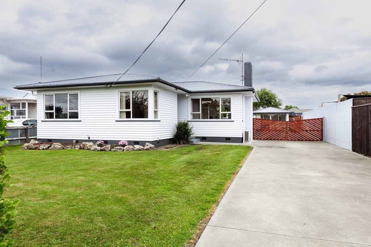 19 Harold Holt Avenue, Onekawa, Napier - Carousel 1