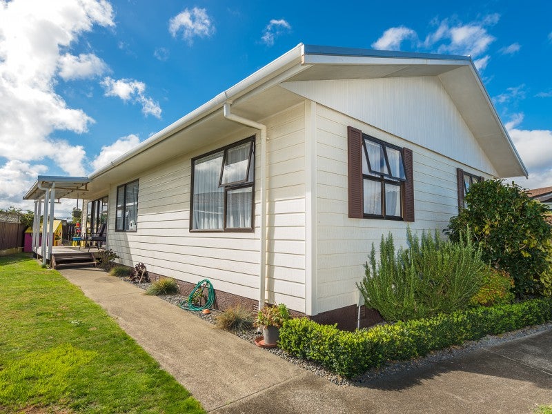 22 Lindsey Crescent, Springvale, Whanganui - Carousel 1