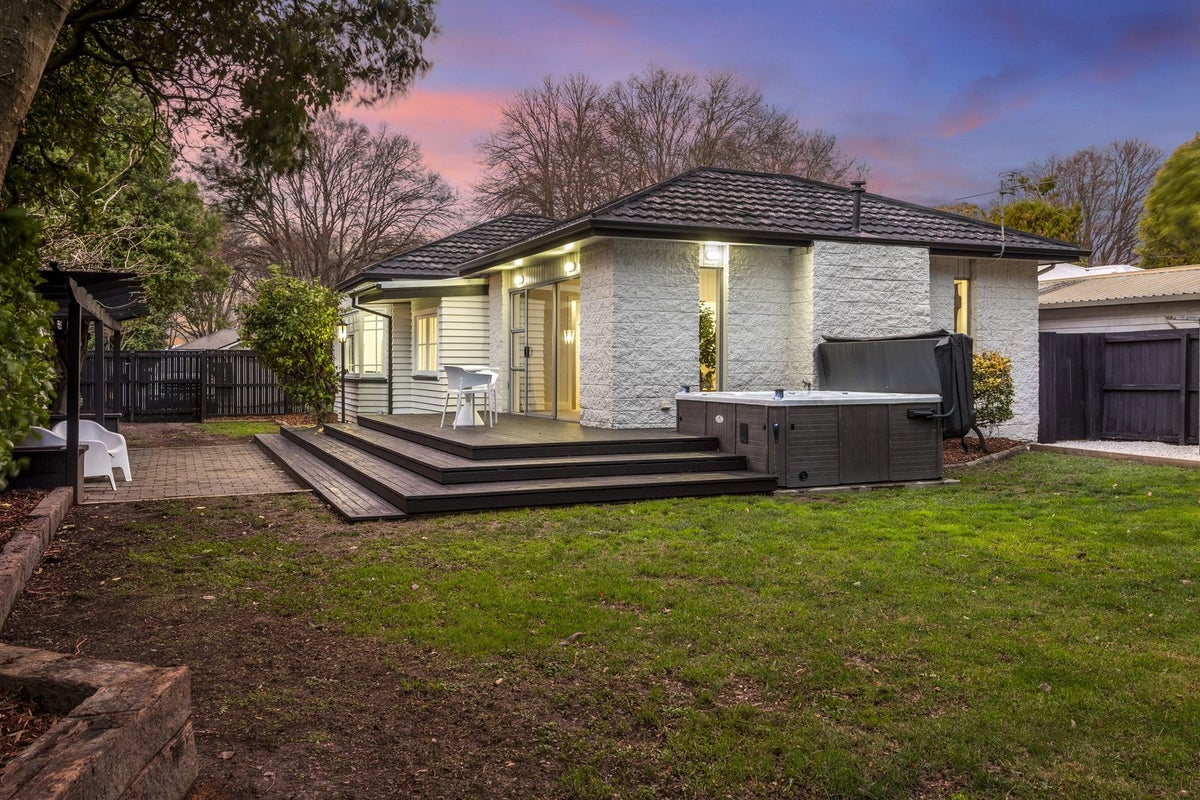 139 Mersey Street, St Albans, Christchurch - Carousel 1