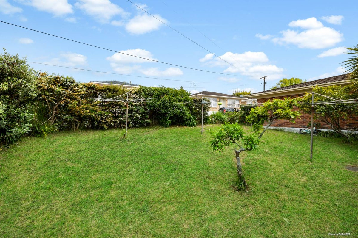 3/162 Onewa Road, Northcote, Auckland - Carousel 2