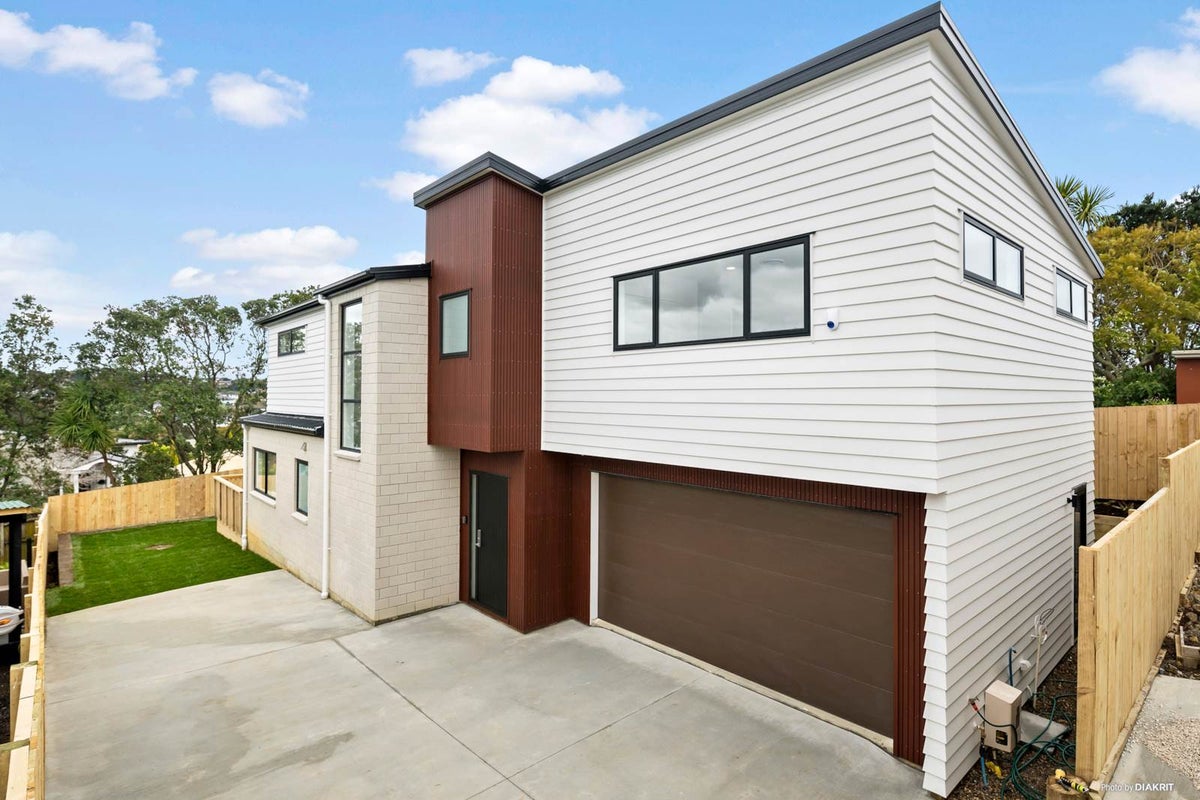 908A East Coast Road, Northcross, Auckland - Carousel 1