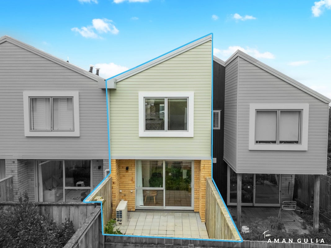 15 Helen Jenepher Lane, Mount Wellington, Auckland - Carousel 1