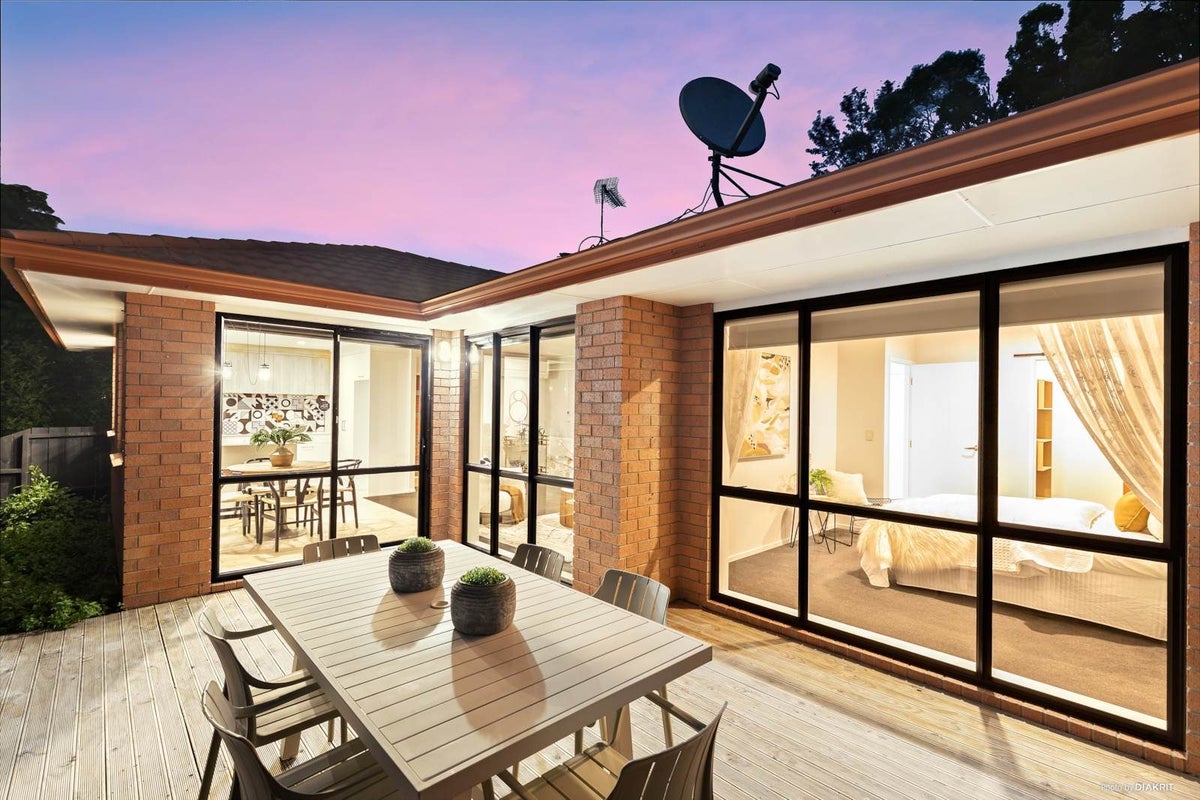 6 Dovey Place, Massey, Auckland - Carousel 2
