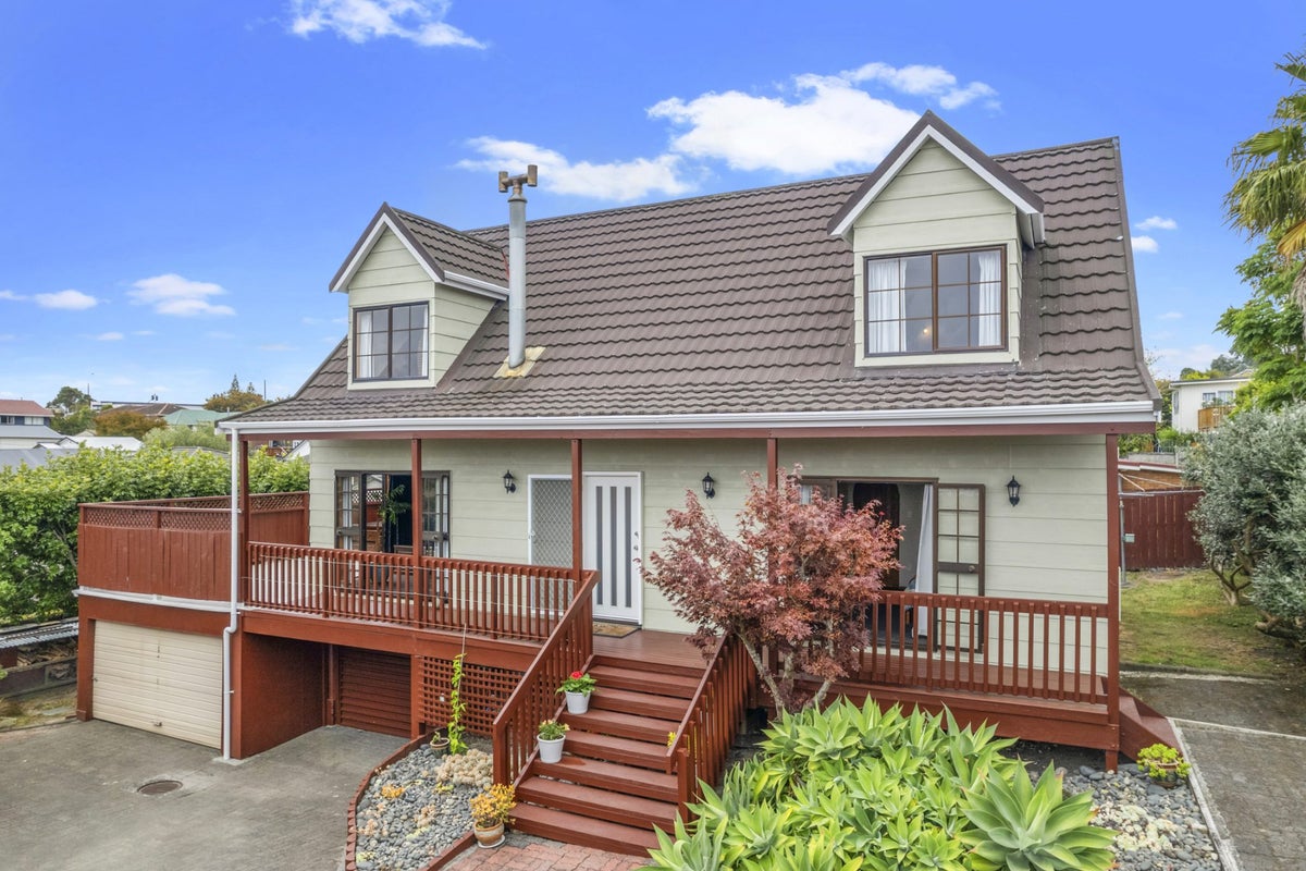 2/12 Evans Road, Glen Eden, Auckland - Carousel 1