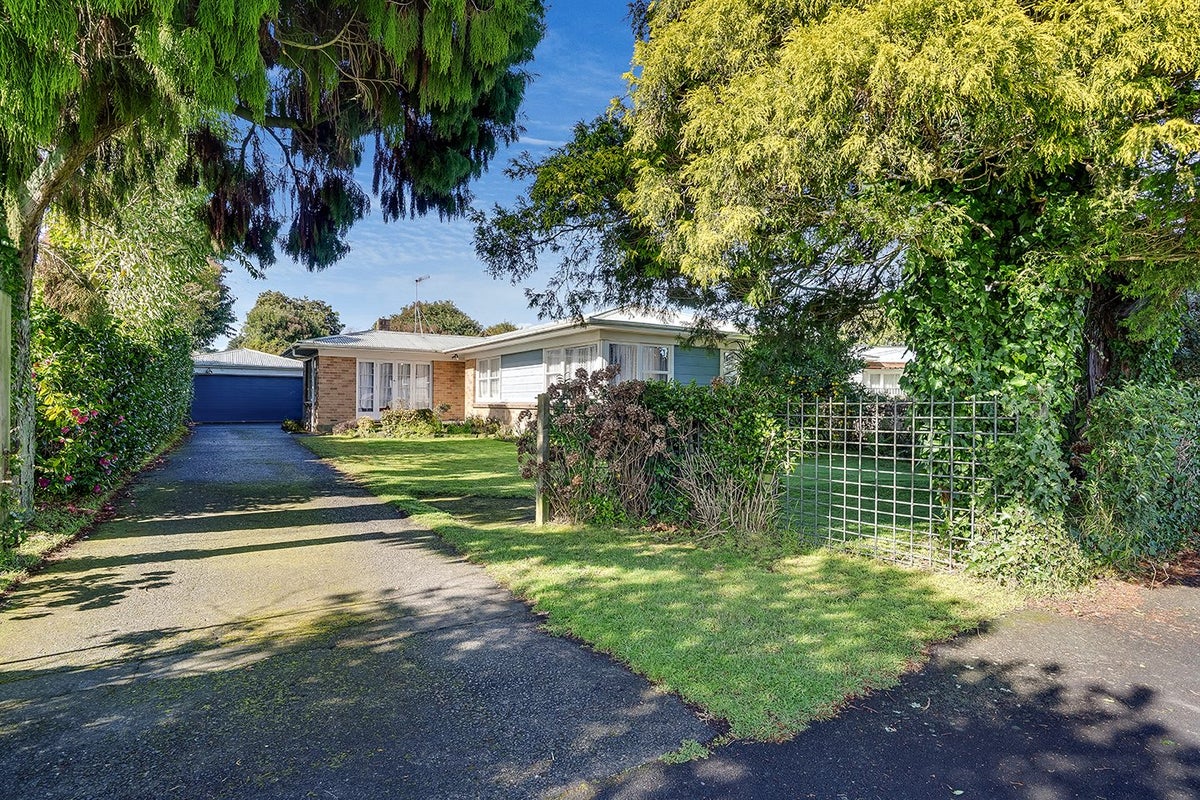 82 Knighton Road, Hillcrest, Hamilton - Carousel 1