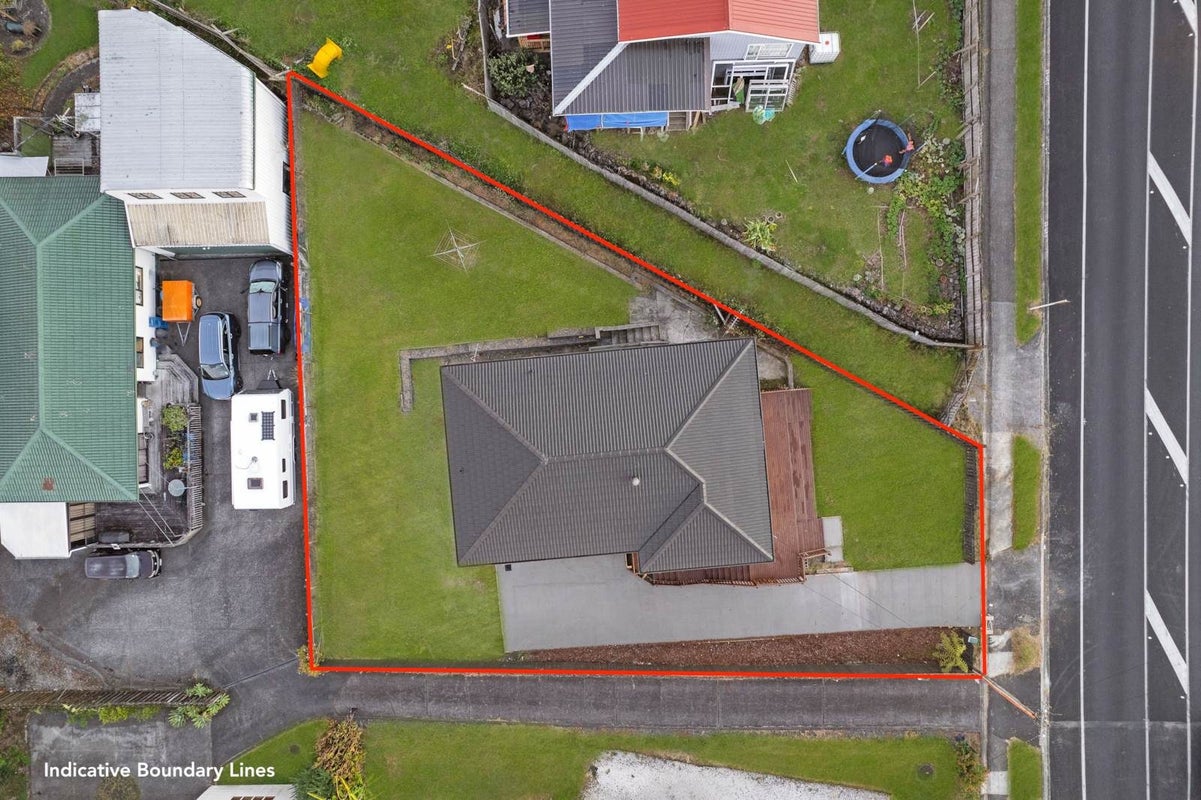 20 Forest Hill Road, Henderson, Auckland - Carousel 36