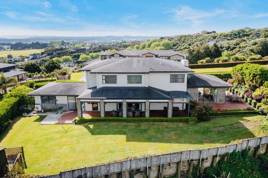 741 Redoubt Road, Flat Bush, Auckland - Carousel 1