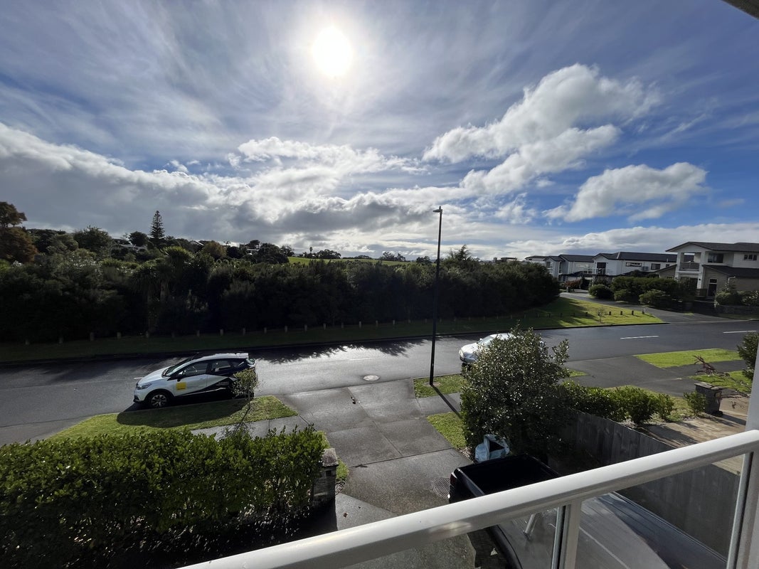 14 Atalanta Way, Beachlands, Auckland - Carousel 2