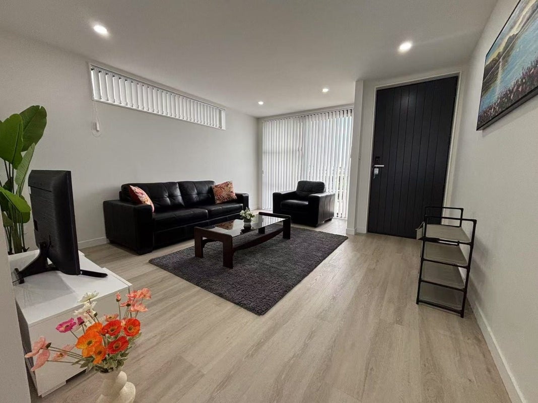 34 Kapia Drive, Takanini, Auckland - Carousel 2