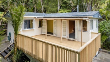 71 Laingholm Drive, Laingholm, Auckland - Carousel 1