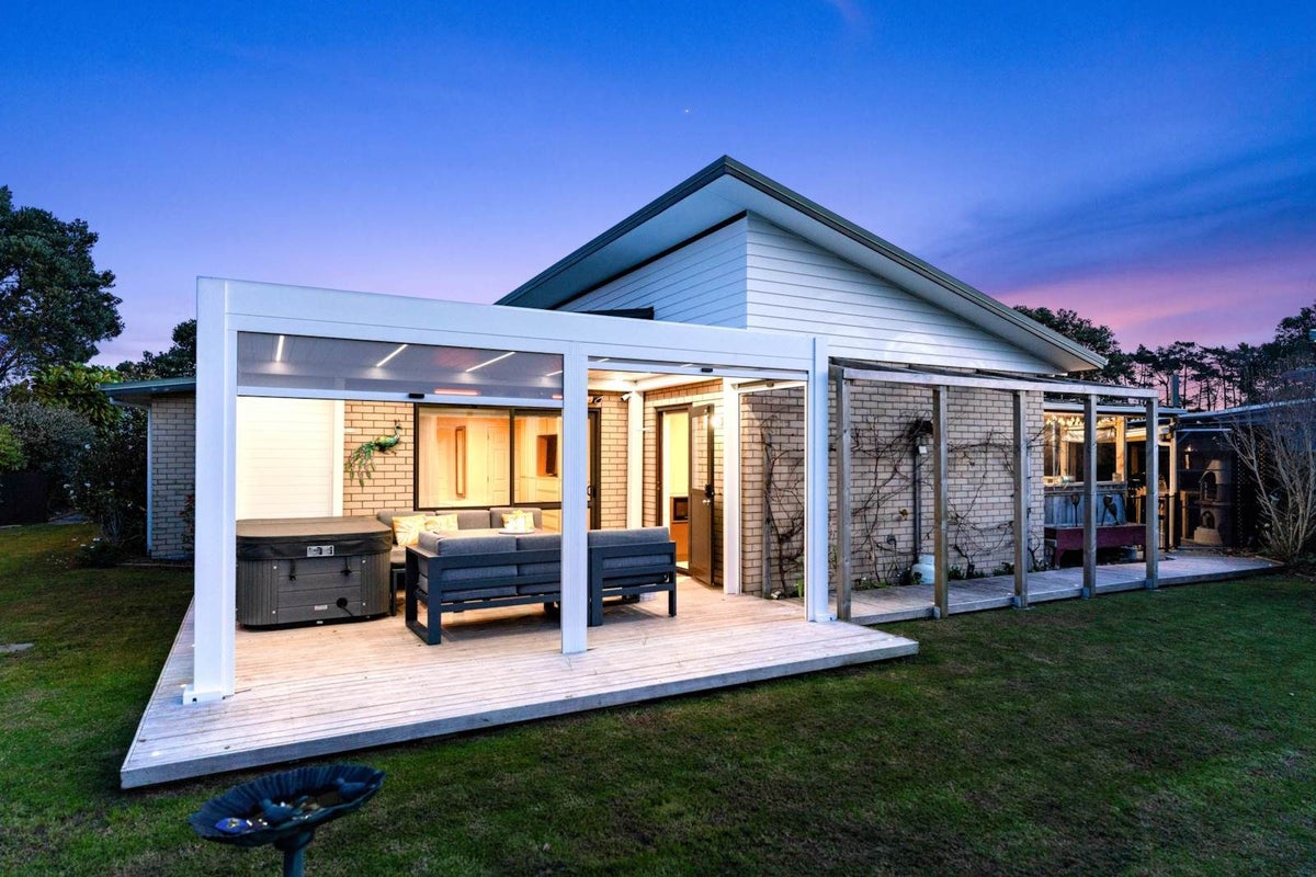 71 Pyle Road West, One Tree Point, Whangarei - Carousel 1