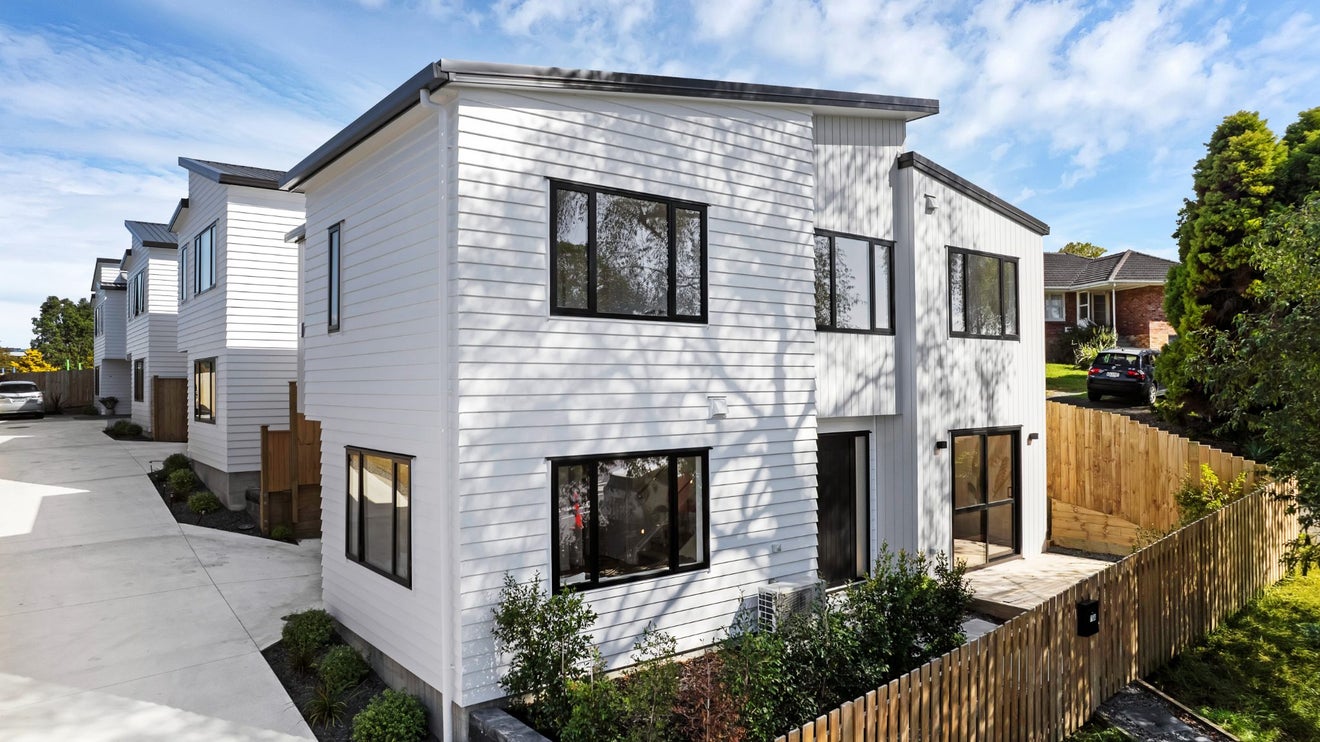 76A Chartwell Avenue, Glenfield, Auckland - Carousel 1