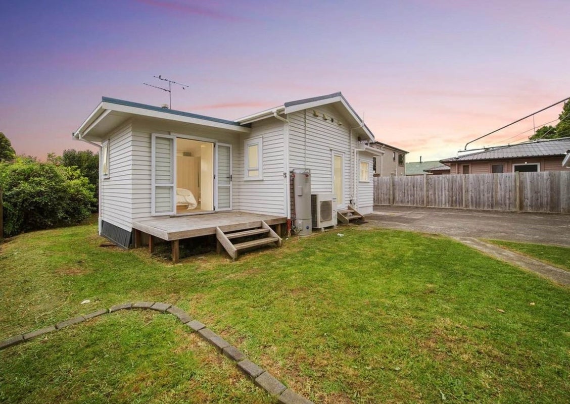 1/129 Tui Road, Papatoetoe, Auckland - Carousel 1