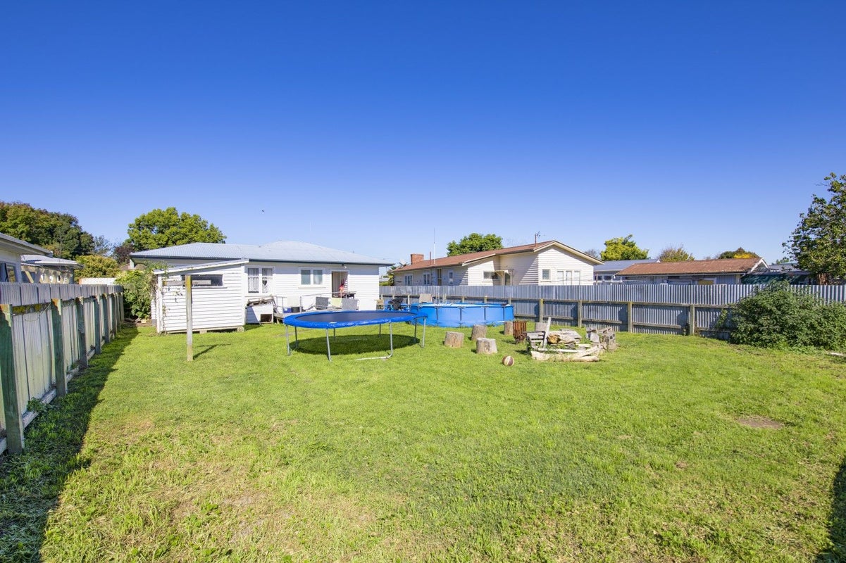 6 Darwin Crescent, Maraenui, Napier - Carousel 1