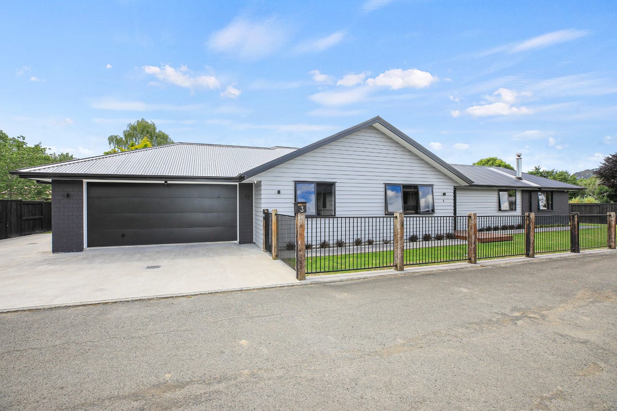 3 Robin Azariah Place, Te Kuiti - Carousel 1