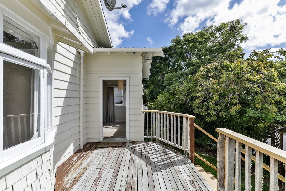 48 Ellerton Road, Mount Eden, Auckland - Carousel 2
