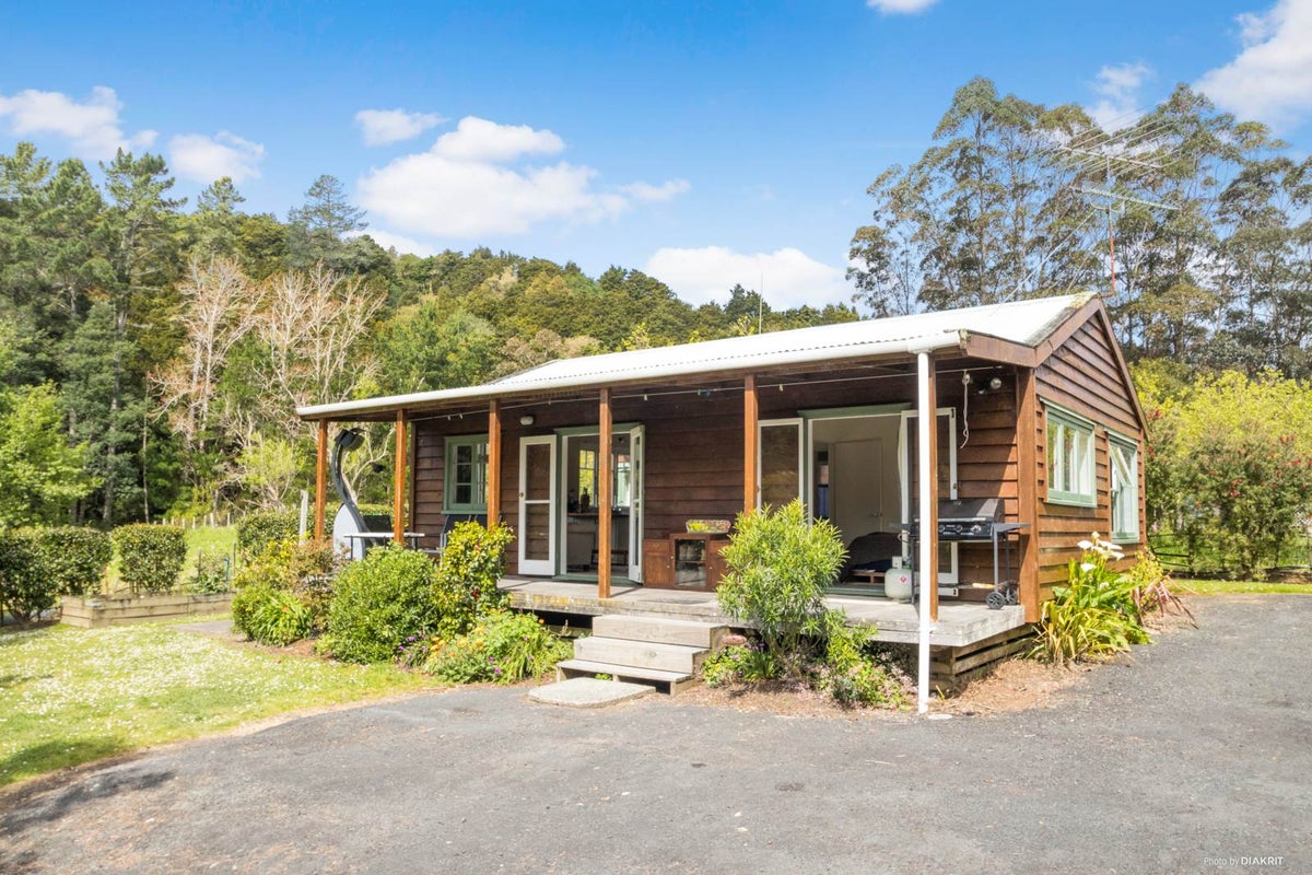 108 Upper Waiwera Road, Silverdale - Carousel 2