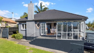 29B West Coast Road, Glen Eden, Auckland - Carousel 1